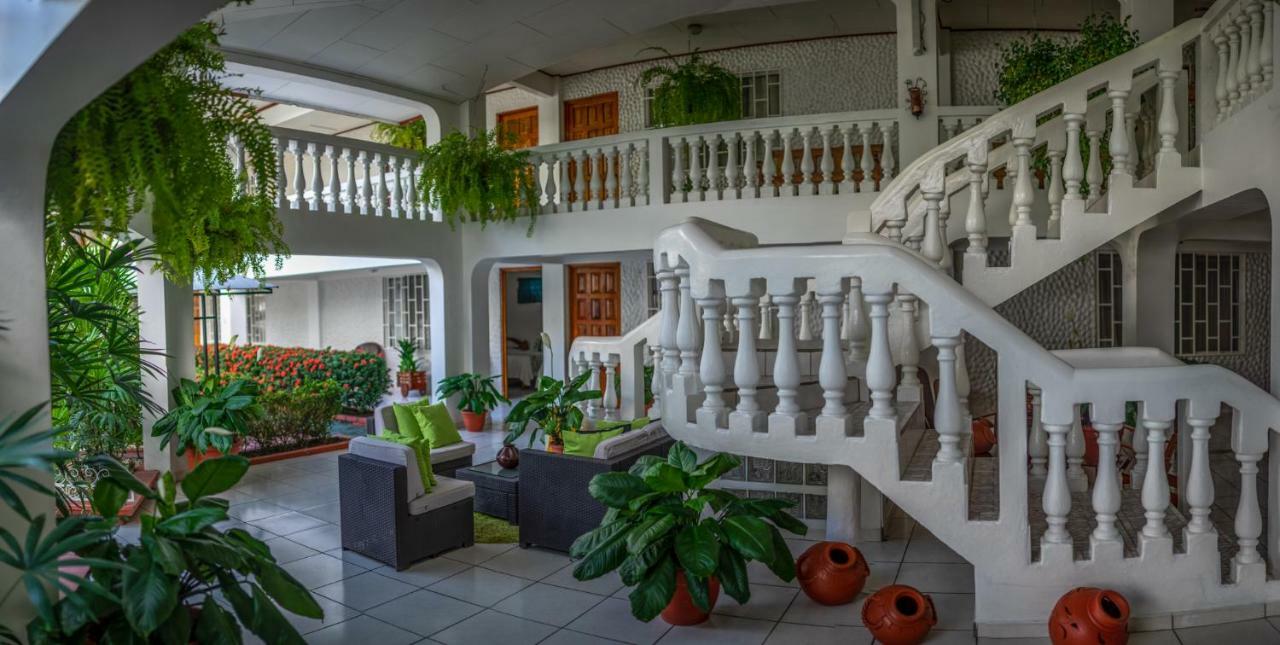 Hotel Andrea Neily المظهر الخارجي الصورة